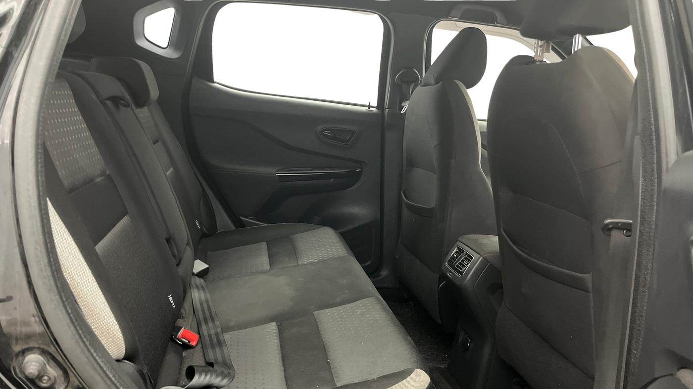 2023 Nissan MAGNITE XV CVT TURBO KURO EDITION , Petrol, Automatic, 19,702 km, Right Side Rear Door Cabin