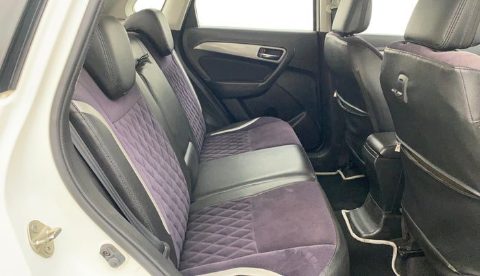 2019 Maruti Vitara Brezza ZDI PLUS AMT, Diesel, Automatic, 1,08,164 km, Right Side Rear Door Cabin