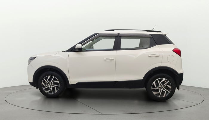 2022 Mahindra XUV300 W8 (O) 1.2 PETROL, Petrol, Manual, 38,272 km, Left Side