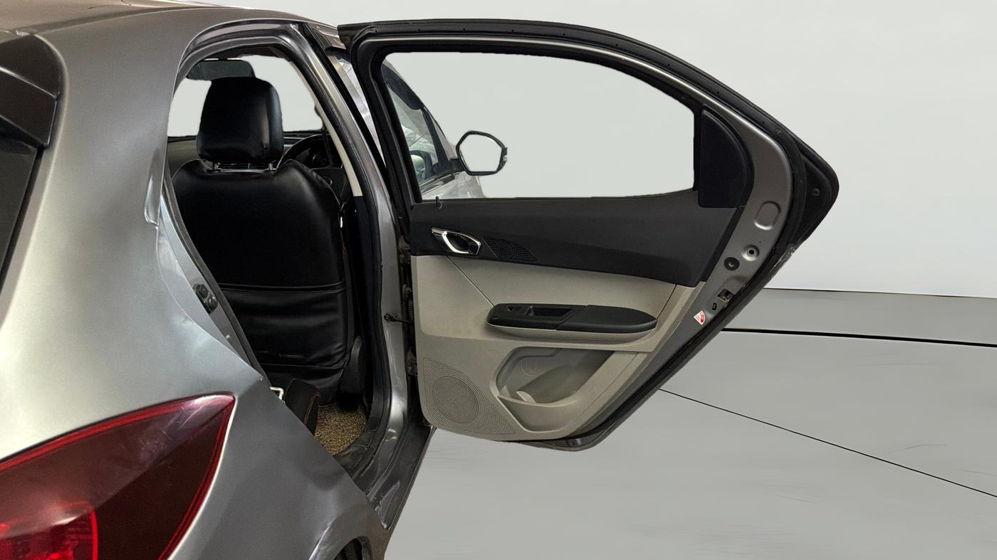 2019 Tata Tiago XZA PETROL, Petrol, Automatic, 1,01,628 km, RHS Rear Door