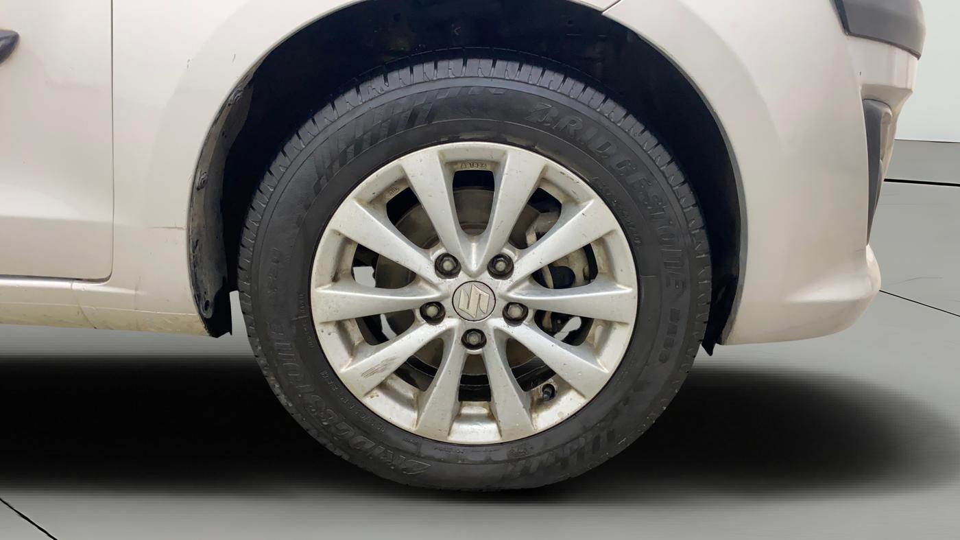 2013 Maruti Ertiga ZXI, Petrol, Manual, 70,518 km, Right Front Wheel