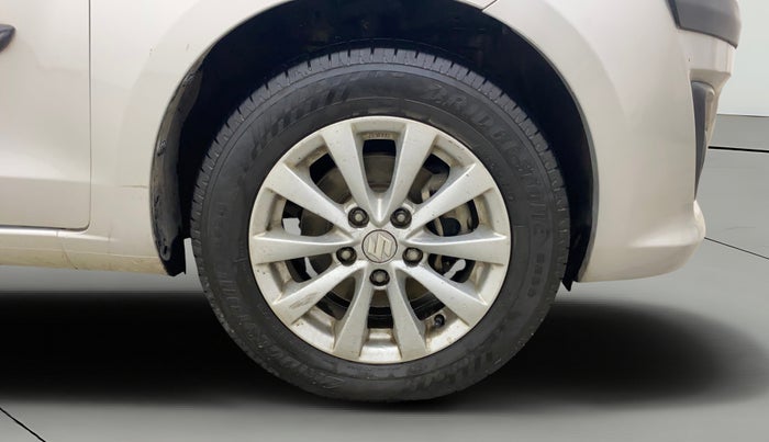 2013 Maruti Ertiga ZXI, Petrol, Manual, 70,324 km, Right Front Wheel