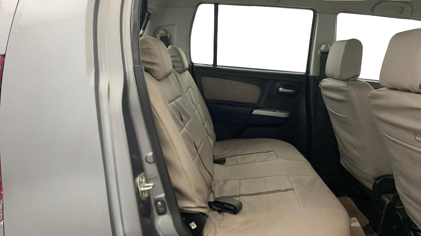 2015 Maruti Wagon R 1.0 VXI, Petrol, Manual, 37,349 km, Right Side Rear Door Cabin
