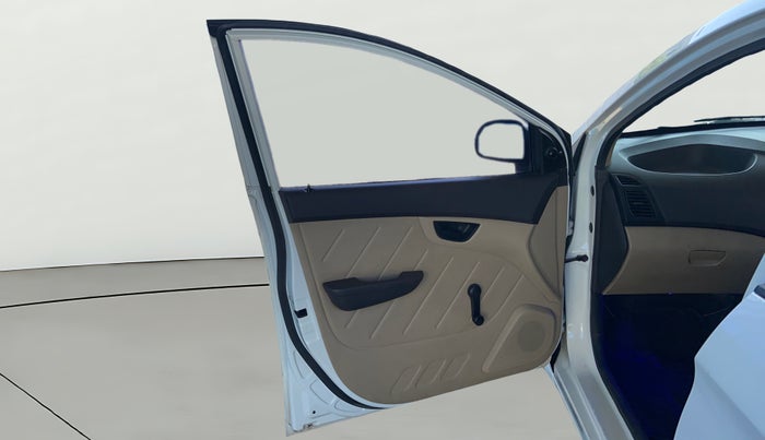 2013 Hyundai Eon MAGNA +, Petrol, Manual, 1,36,525 km, LHS Front Door