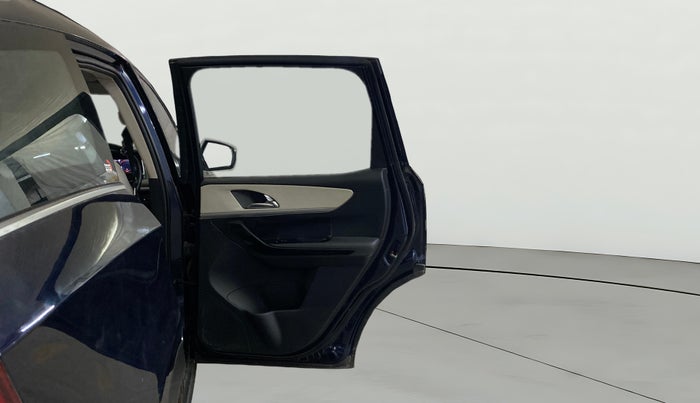 2021 Mahindra XUV700 AX 7 P MT 7 STR, Petrol, Manual, 79,059 km, RHS Rear Door