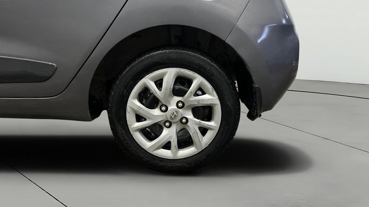2017 Hyundai Grand i10 SPORTZ (O) 1.2 KAPPA VTVT, Petrol, Manual, 39,123 km, Left Rear Wheel