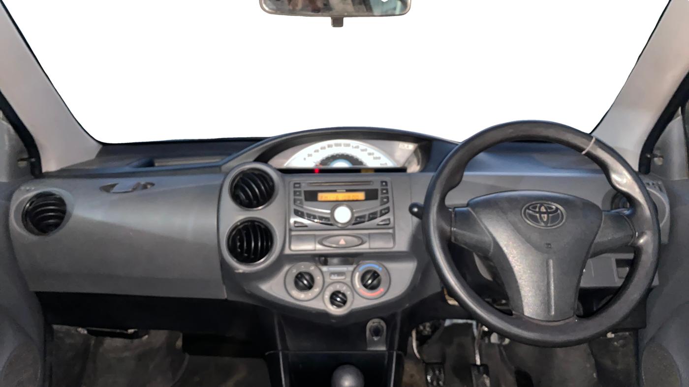 2012 Toyota Etios Liva GD, Diesel, Manual, 1,24,277 km, Dashboard