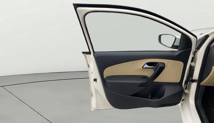 2016 Volkswagen Polo HIGHLINE1.2L, Petrol, Manual, 48,746 km, LHS Front Door