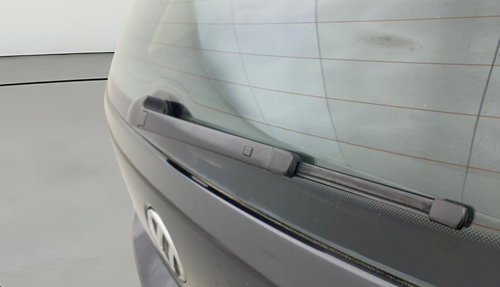 2017 Volkswagen Polo HIGHLINE1.2L, Petrol, Manual, 36,174 km, Rear Wiper