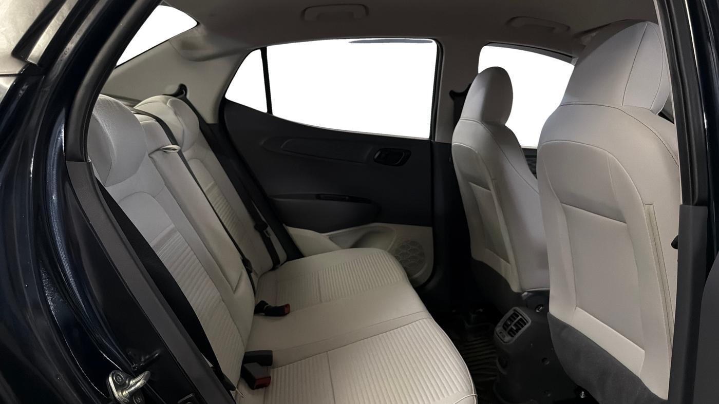 2026 Hyundai AURA S 1.2 CNG, CNG, Manual, 591 km, Right Side Rear Door Cabin