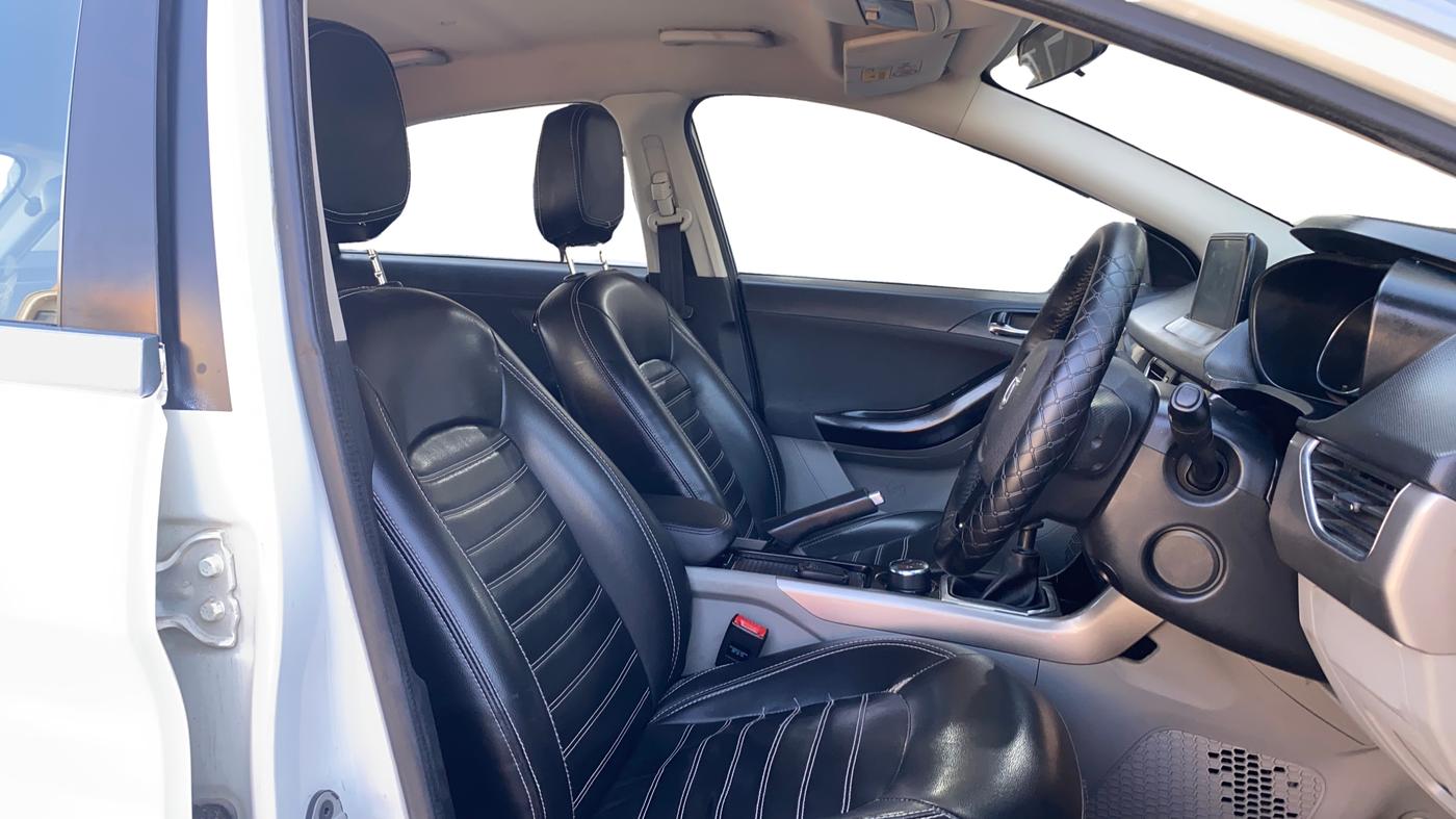 2019 Tata NEXON XZ PLUS PETROL DUAL TONE, Petrol, Manual, 1,15,251 km, Right Side Front Door Cabin