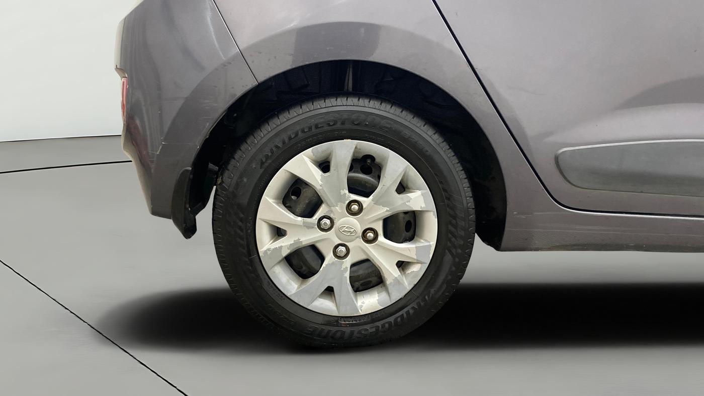 2016 Hyundai Grand i10 SPORTZ 1.2 KAPPA VTVT, Petrol, Manual, 65,236 km, Right Rear Wheel