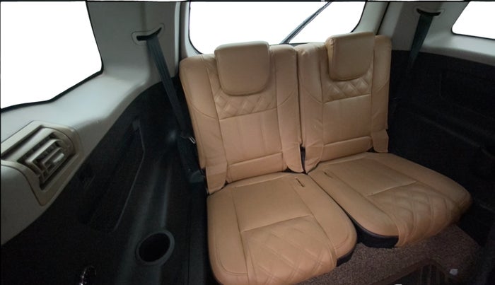 2019 Mahindra XUV500 W9, Diesel, Manual, 66,370 km, Third Seat Row ( optional )