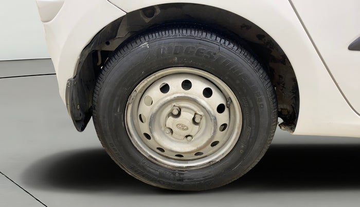 2013 Hyundai i10 MAGNA 1.1, Petrol, Manual, 1,02,588 km, Right Rear Wheel