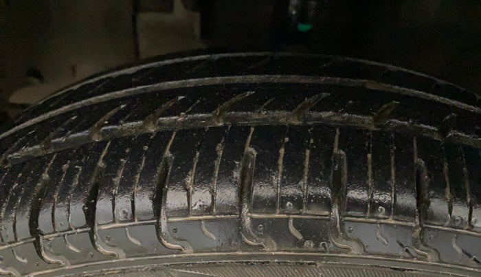2018 Renault Kwid RXL, Petrol, Manual, 49,524 km, Left Front Tyre Tread
