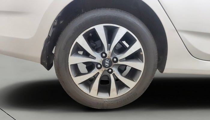 2013 Hyundai Verna FLUIDIC 1.6 VTVT SX OPT AT, Petrol, Automatic, 80,075 km, Right Rear Wheel