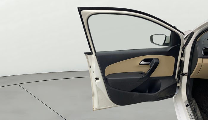 2016 Volkswagen Ameo HIGHLINE1.5L, Diesel, Manual, 1,12,892 km, LHS Front Door