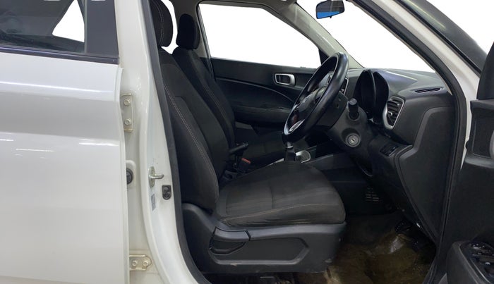 2020 Hyundai VENUE S 1.5 CRDI, Diesel, Manual, 82,804 km, Right Side Front Door Cabin