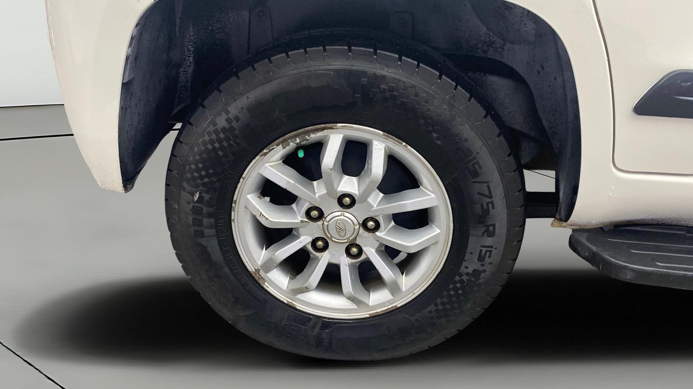 2015 Mahindra TUV300 T8 AMT, Diesel, Automatic, 67,327 km, Right Rear Wheel