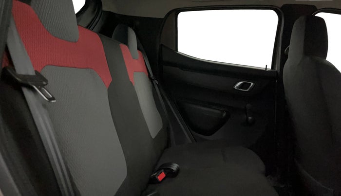 2018 Renault Kwid RXT 1.0 AMT (O), Petrol, Automatic, 19,064 km, Right Side Rear Door Cabin