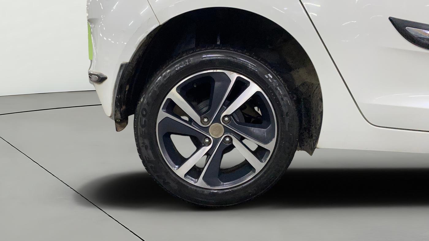 2023 Tata ALTROZ XZA PLUS, Petrol, Automatic, 11,586 km, Right Rear Wheel