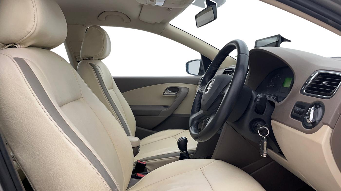 2013 Skoda Rapid ELEGANCE 1.6 MPI MT, Petrol, Manual, 69,053 km, Right Side Front Door Cabin