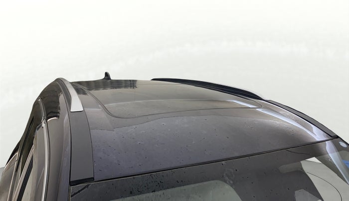 2022 Mahindra XUV700 AX 7 LUXURY P AT 7 STR, Petrol, Automatic, 76,554 km, Roof