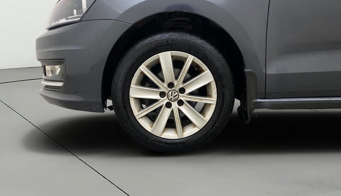 2017 Volkswagen Vento HIGHLINE PETROL AT, Petrol, Automatic, 50,303 km, Left Front Wheel