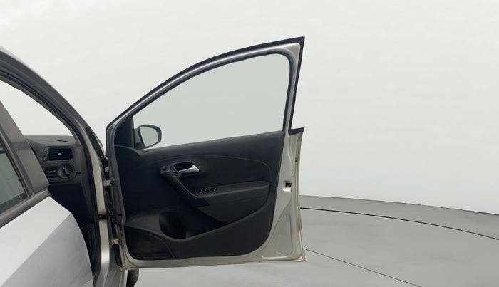 2016 Volkswagen Polo COMFORTLINE 1.2L, Petrol, Manual, 87,064 km, RHS Front Door