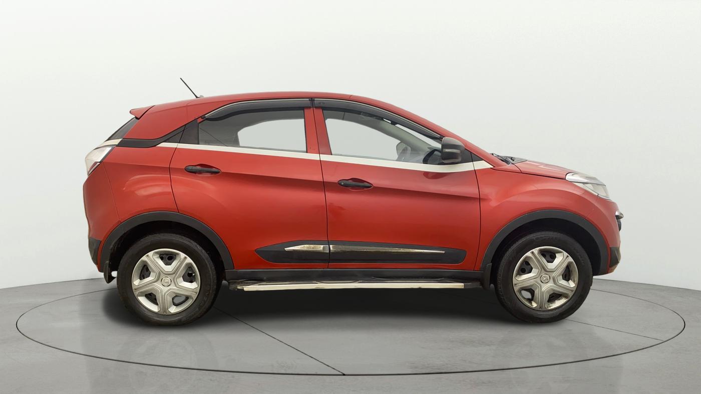 2018 Tata NEXON XM PETROL, CNG, Manual, 88,884 km, Right Side View