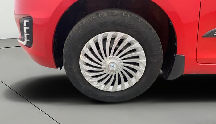 2016 Maruti Swift VXI, CNG, Manual, 94,818 km, Left Front Wheel