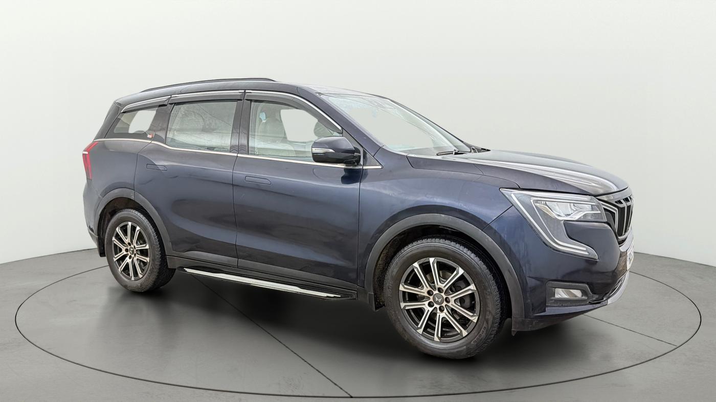 2022 Mahindra XUV700 AX 7 P AT 7 STR, Petrol, Automatic, 63,285 km, Right Front Diagonal