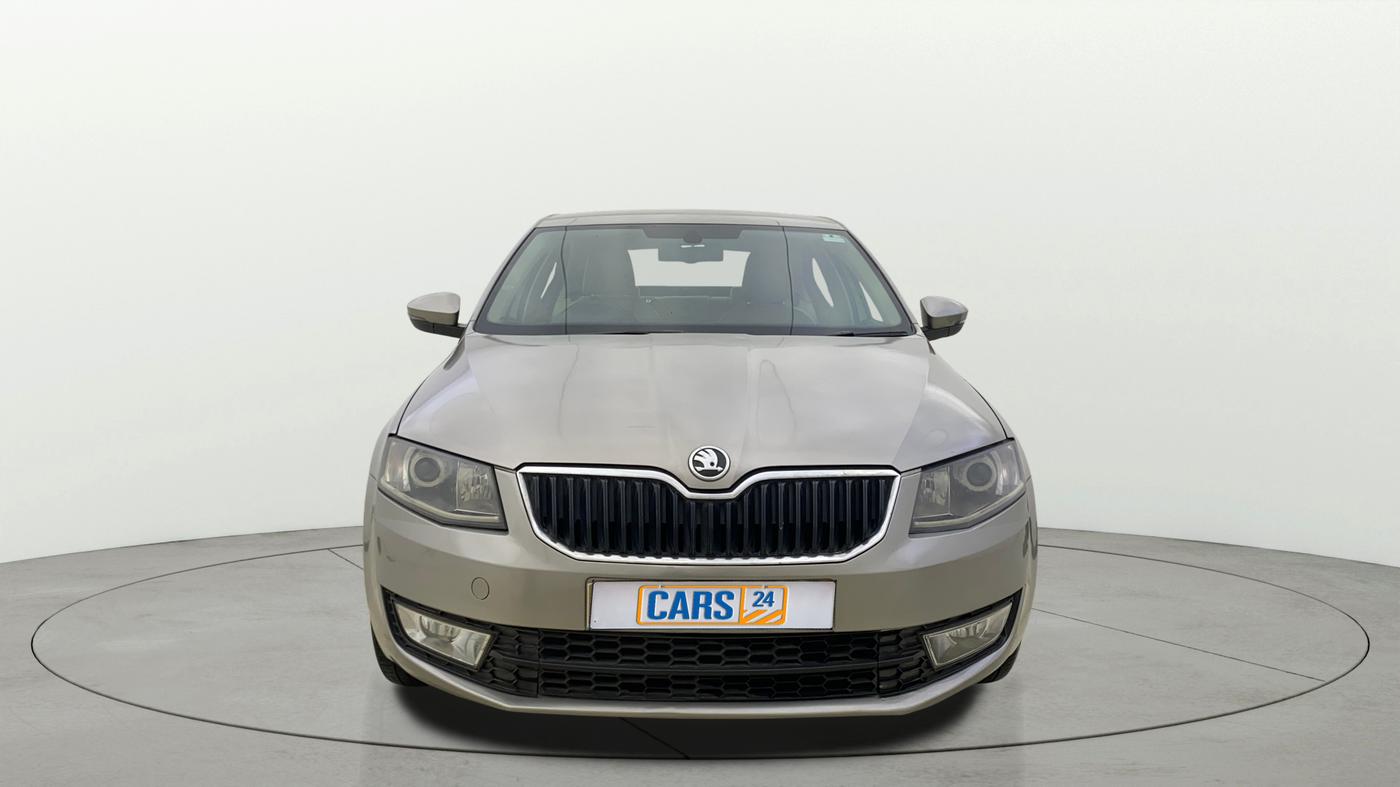 2014 Skoda Octavia AMBITION 1.4 TSI, Petrol, Manual, 1,00,802 km, Front