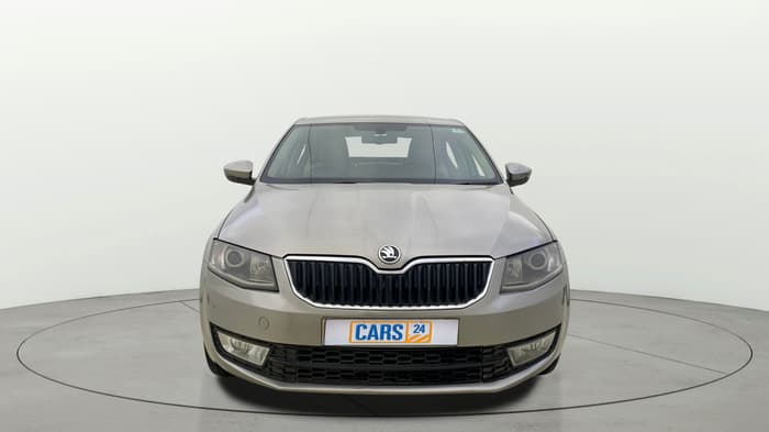 2014 Skoda Octavia AMBITION 1.4 TSI, Petrol, Manual, 1,00,802 km, Front