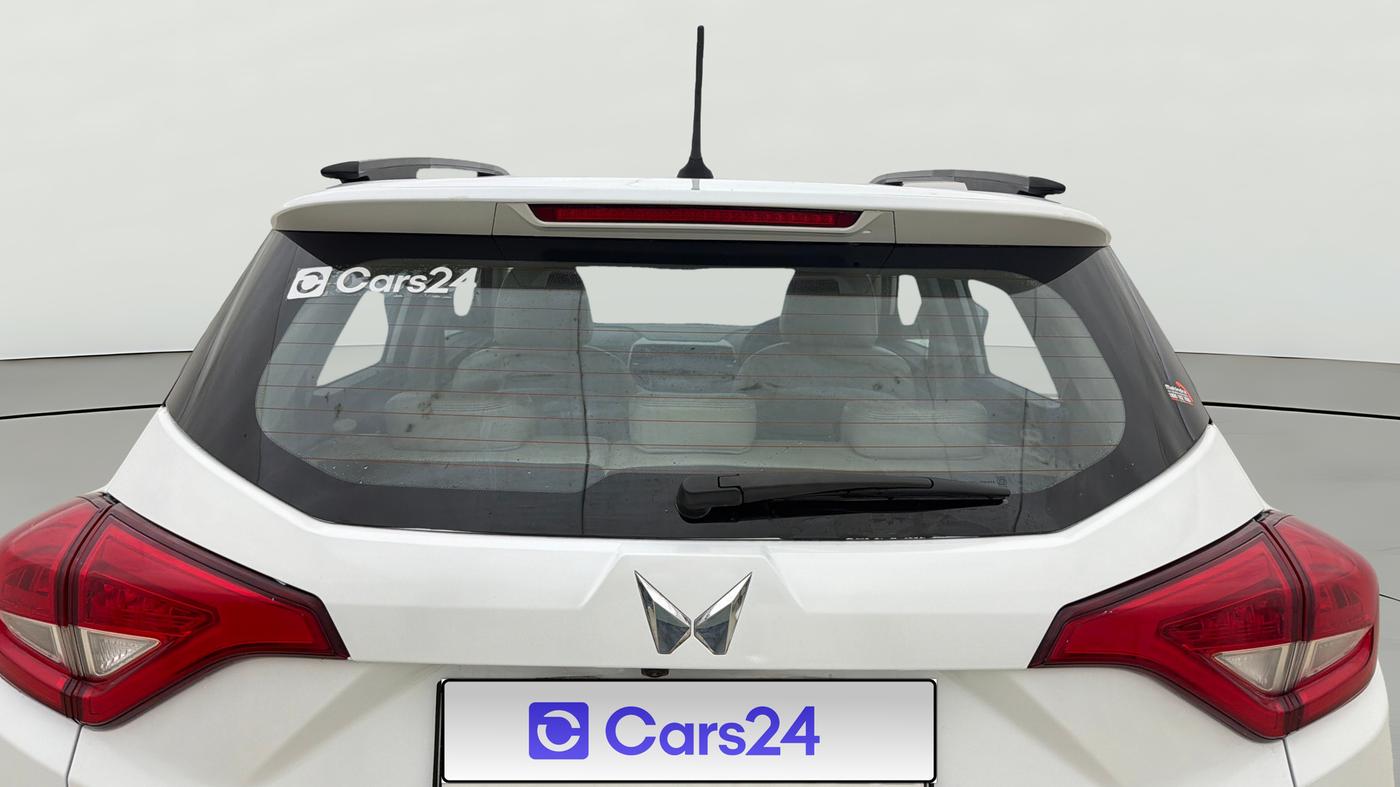 2024 Mahindra XUV300 W8 (O) 1.5 DIESEL, Diesel, Manual, 23,542 km, Rear Windshield
