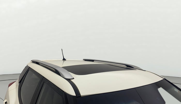 2019 Mahindra XUV300 W8 (O) 1.5 DIESEL AMT, Diesel, Automatic, 1,23,093 km, Roof