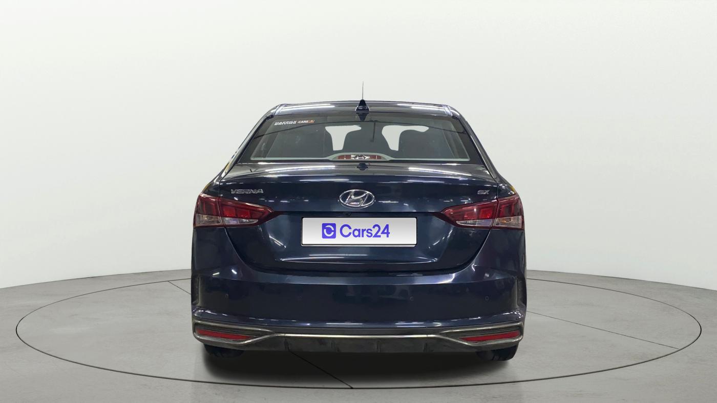 2022 Hyundai Verna SX (O)1.5 MPi, Petrol, Manual, Back/Rear