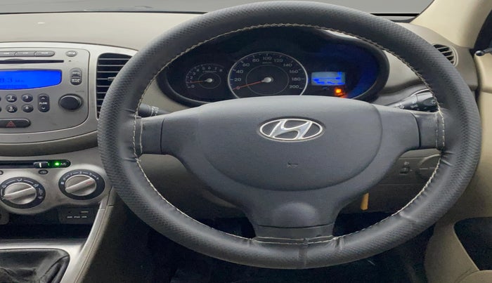 2015 Hyundai i10 SPORTZ 1.1 IRDE2, Petrol, Manual, 74,525 km, Steering Wheel Close Up