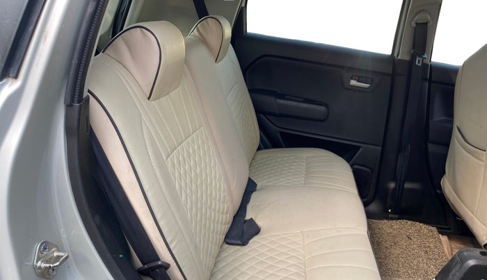 2021 Maruti New Wagon-R VXI 1.0, Petrol, Manual, 56,866 km, Right Side Rear Door Cabin