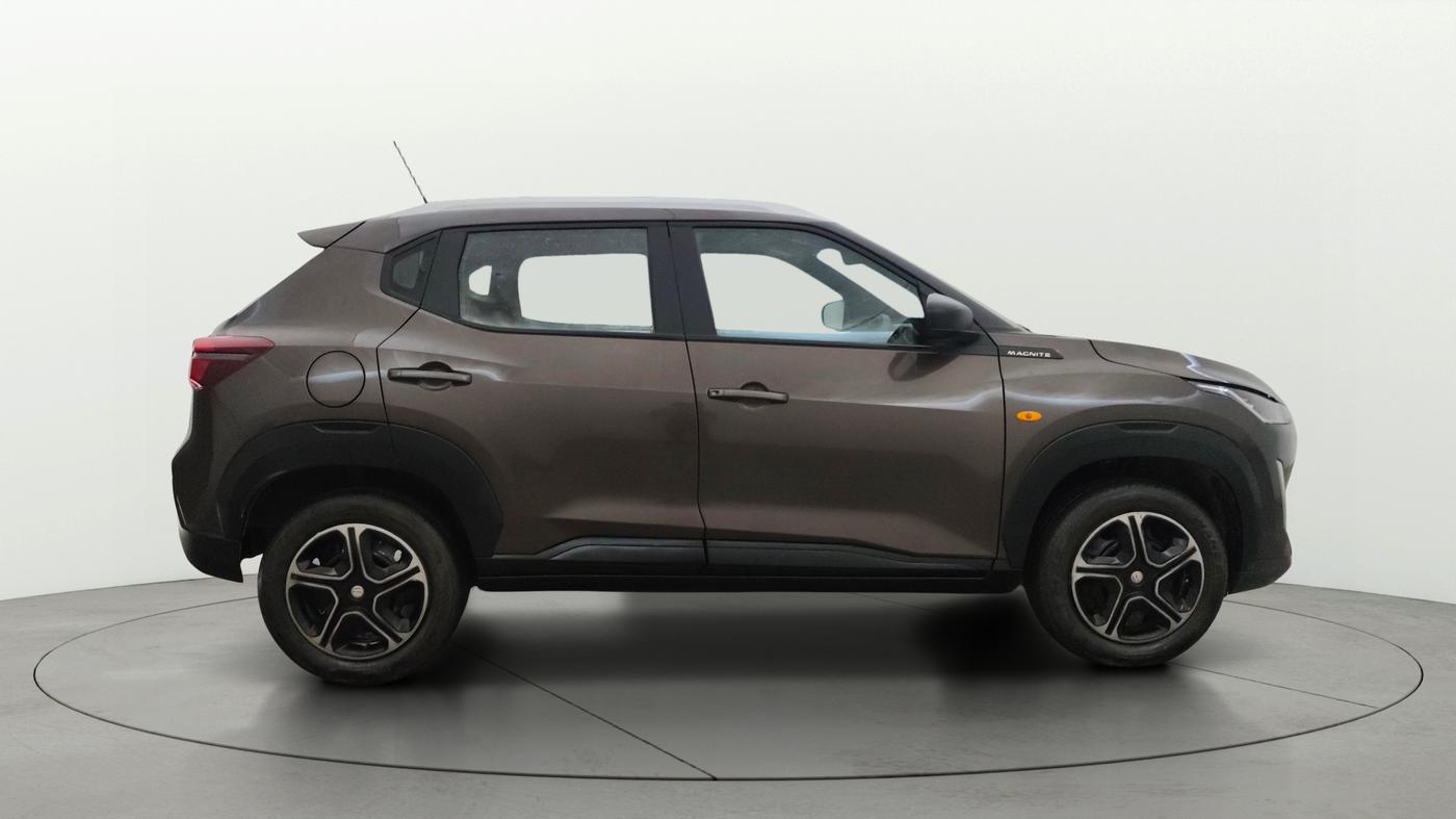 2023 Nissan MAGNITE XE, Petrol, Manual, 10,969 km, Right Side View
