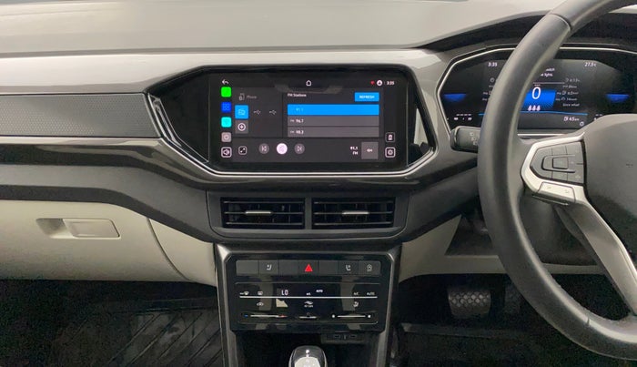 2025 Volkswagen TAIGUN TOPLINE 1.0 TSI AT, Petrol, Automatic, 5,074 km, Air Conditioner