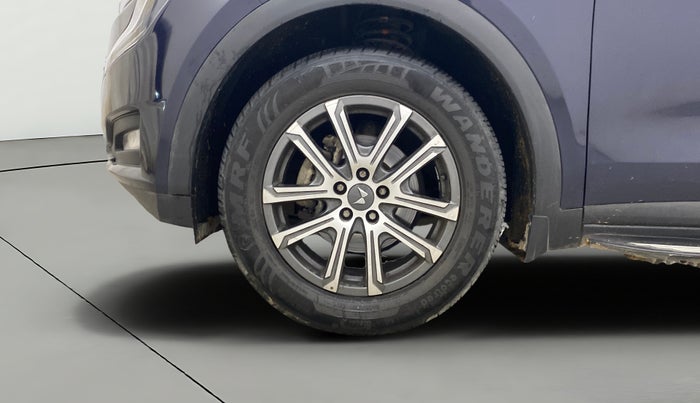 2021 Mahindra XUV700 AX 7 P AT 7 STR, Petrol, Automatic, 31,113 km, Left Front Wheel