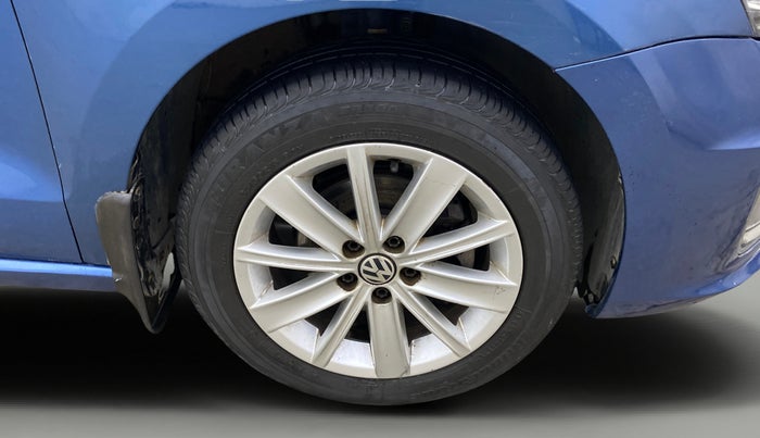 2017 Volkswagen Vento HIGHLINE 1.5 AT, Diesel, Automatic, 92,823 km, Right Front Wheel