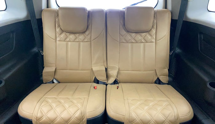 2020 Mahindra XUV500 W7, Diesel, Manual, 79,587 km, Third Seat Row ( optional )