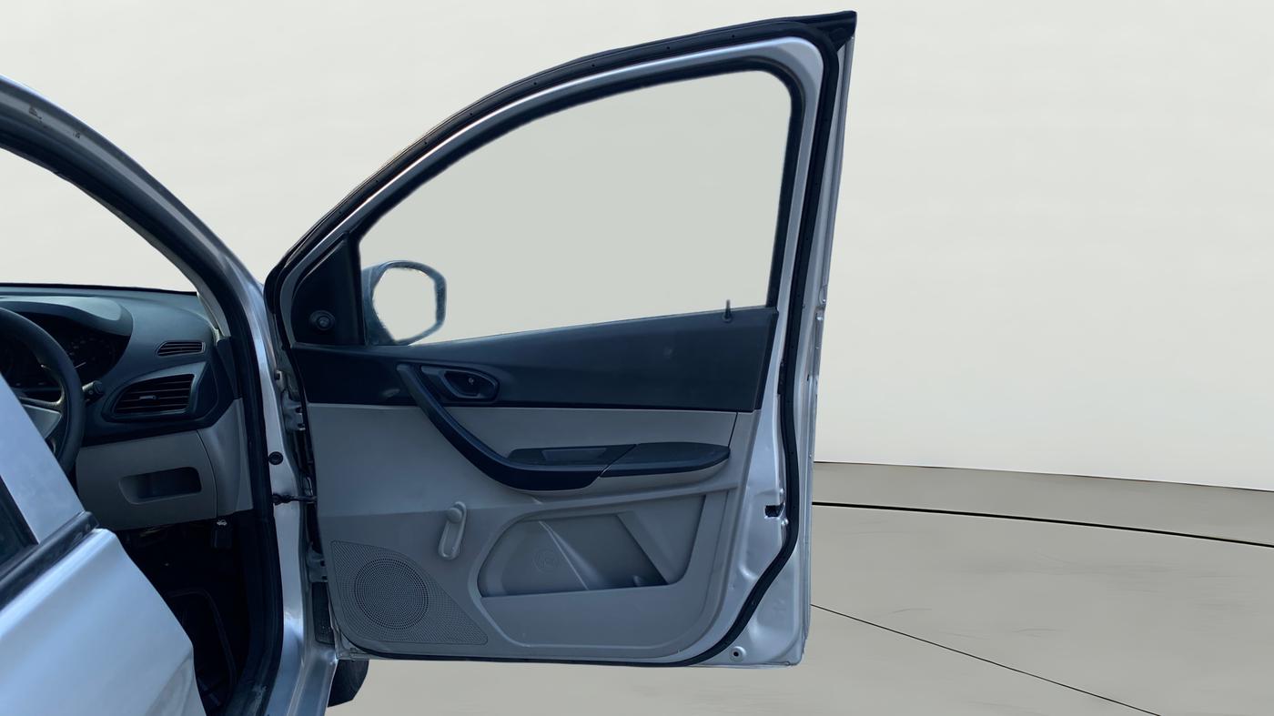 2017 Tata Tiago XE PETROL, Petrol, Manual, 21,511 km, RHS Front Door