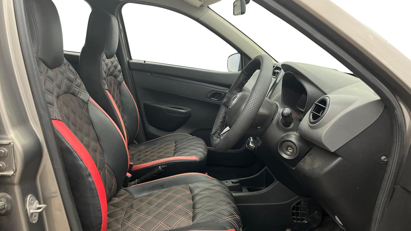 2017 Renault Kwid RXT 1.0 AMT (O), Petrol, Automatic, 53,835 km, Right Side Front Door Cabin