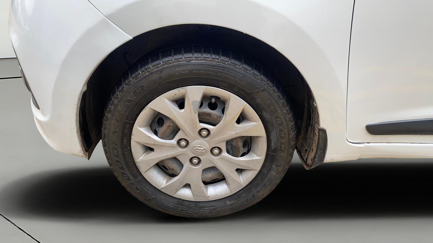 2016 Hyundai Grand i10 SPORTZ 1.2 KAPPA VTVT, Petrol, Manual, 91,651 km, Left Front Wheel