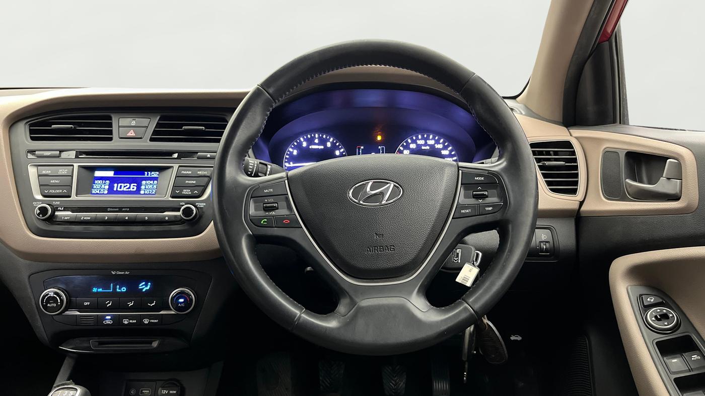 2015 Hyundai Elite i20 SPORTZ 1.2, Petrol, Manual, 69,466 km, Steering Wheel Close Up