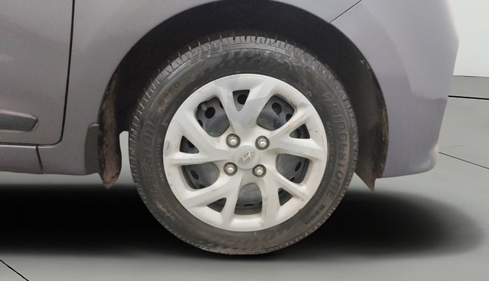 2017 Hyundai Grand i10 SPORTZ (O) 1.2 KAPPA VTVT, Petrol, Manual, 95,064 km, Right Front Wheel