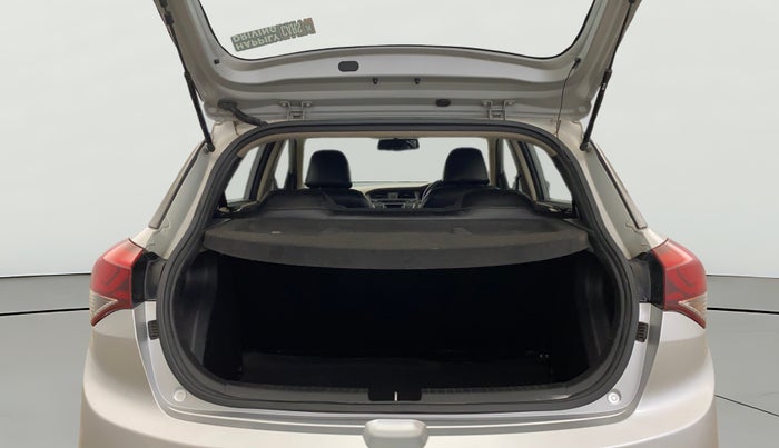 2016 Hyundai Elite i20 MAGNA 1.2, Petrol, Manual, 38,875 km, Boot Open Zoomed View